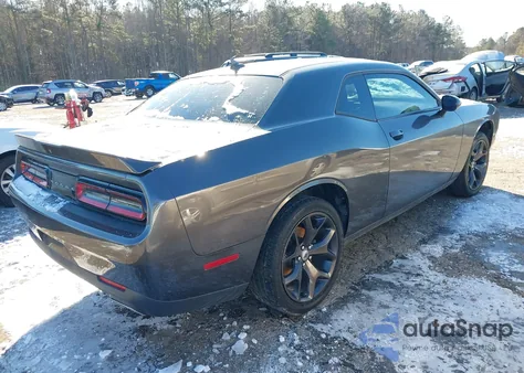 2018 Dodge Challenger Sxt Plus z USA, uszkodzony, nr VIN 2C3CDZAG8JH259354